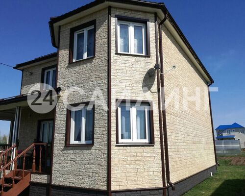 фото дома отделанного фасадными панелями гранд лайн я фасад крымский сланец цвет жемчужный галерея 1